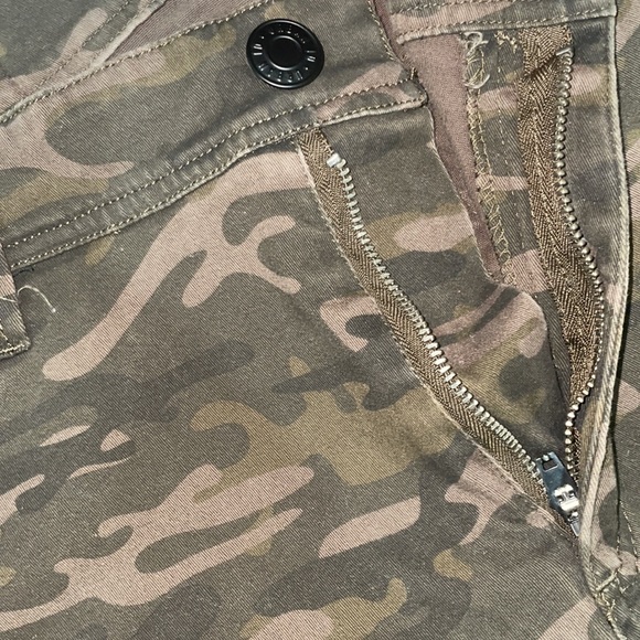 Urban ID Camouflage Pants - Picture 7 of 8